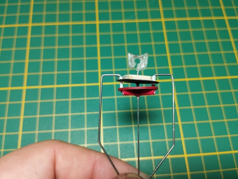 vidlička v hlavici i kuželu.jpg