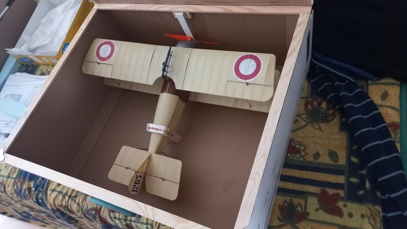 90_model v bedně.jpg