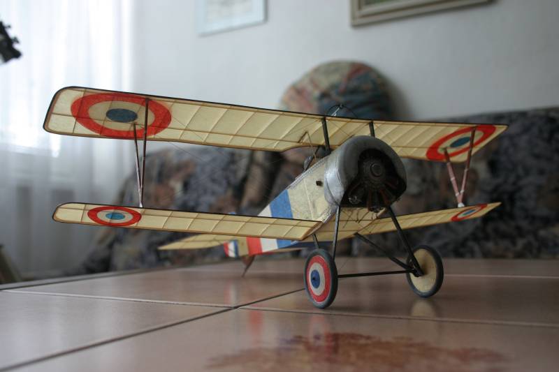 29 prosvítající kostra s výplety..jpg