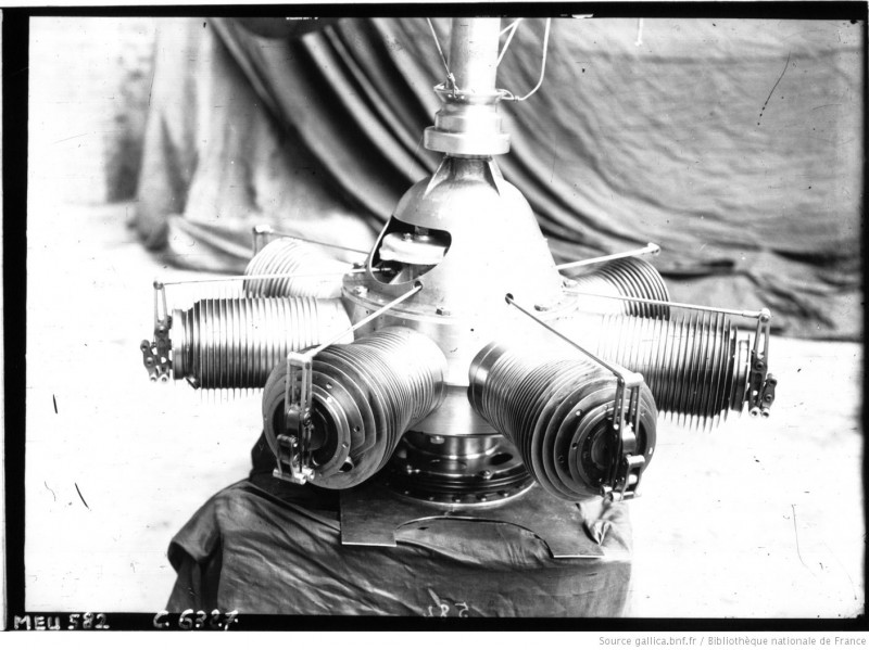 Aéroscaphe_Ravaud___le_moteur_[...]Agence_de_btv1b90190115.JPEG