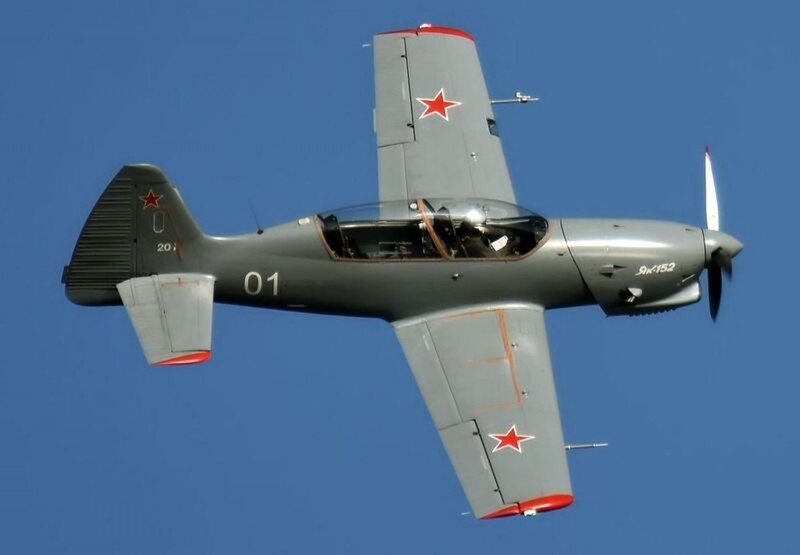 Jak-152_A_Zvereva_CC%20BY-SA_2_0.jpg