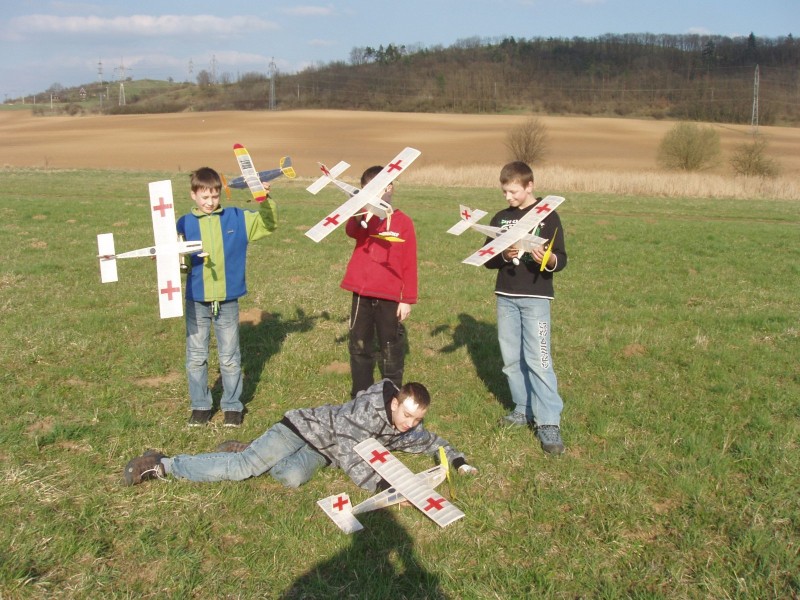 začátečnící s komety.jpg