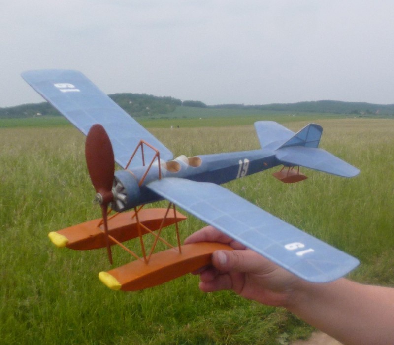 Adamův vítězný Deperdussin.jpg