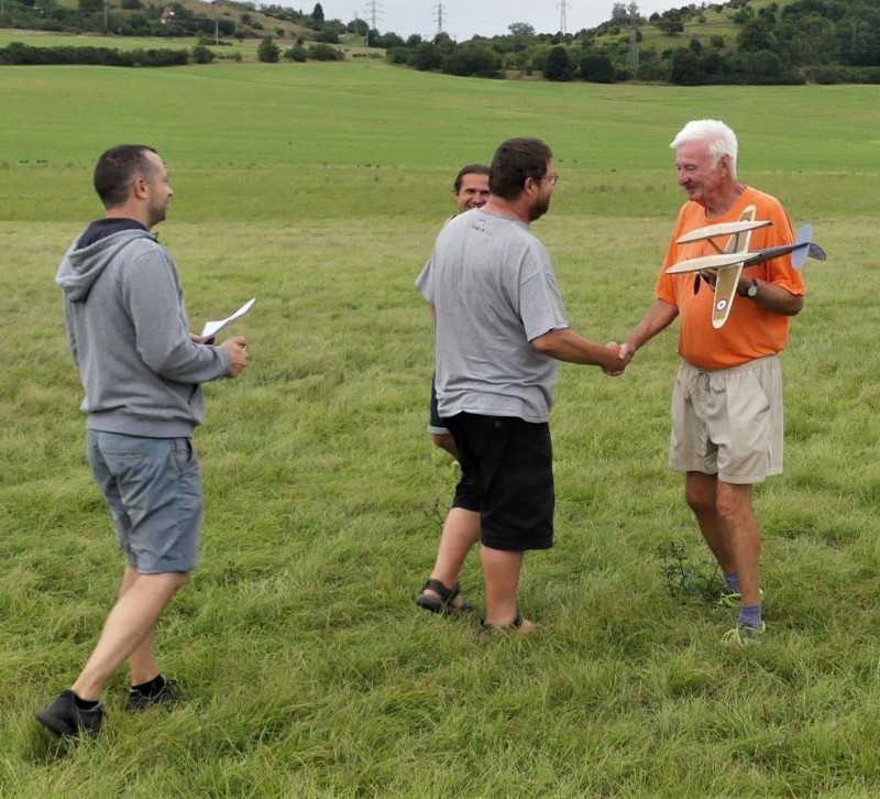 gratulace vítězi SP_r.jpg