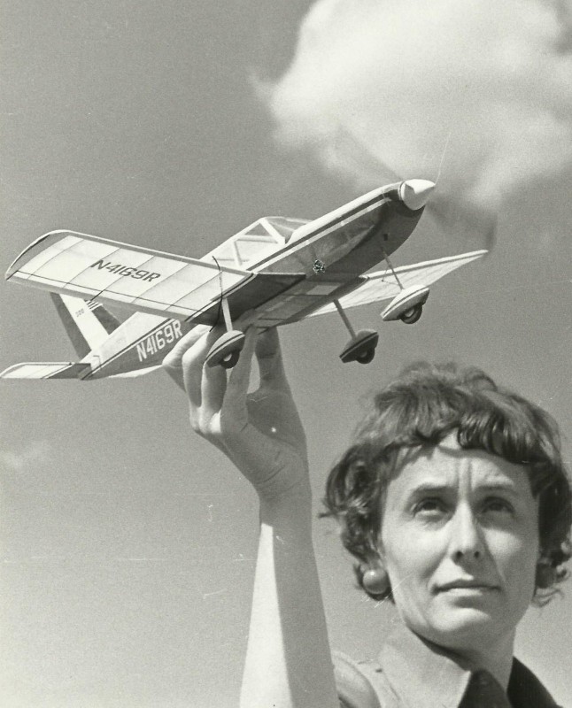 Eva s dvacetinkou SIX B .jpg