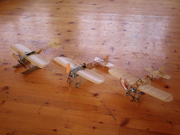Hromádka Blériotů opět velikosti Oříšku, potaženo kondenzátorákem