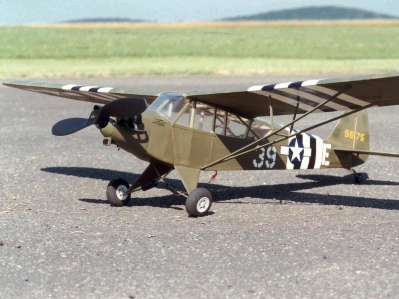  Piper L-4H (stavba: Petr Mikulášek, foto: Felda)